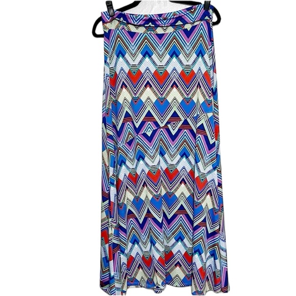 new directions Dresses & Skirts - New Directions Colorful Chevron Print Maxi Skirt
